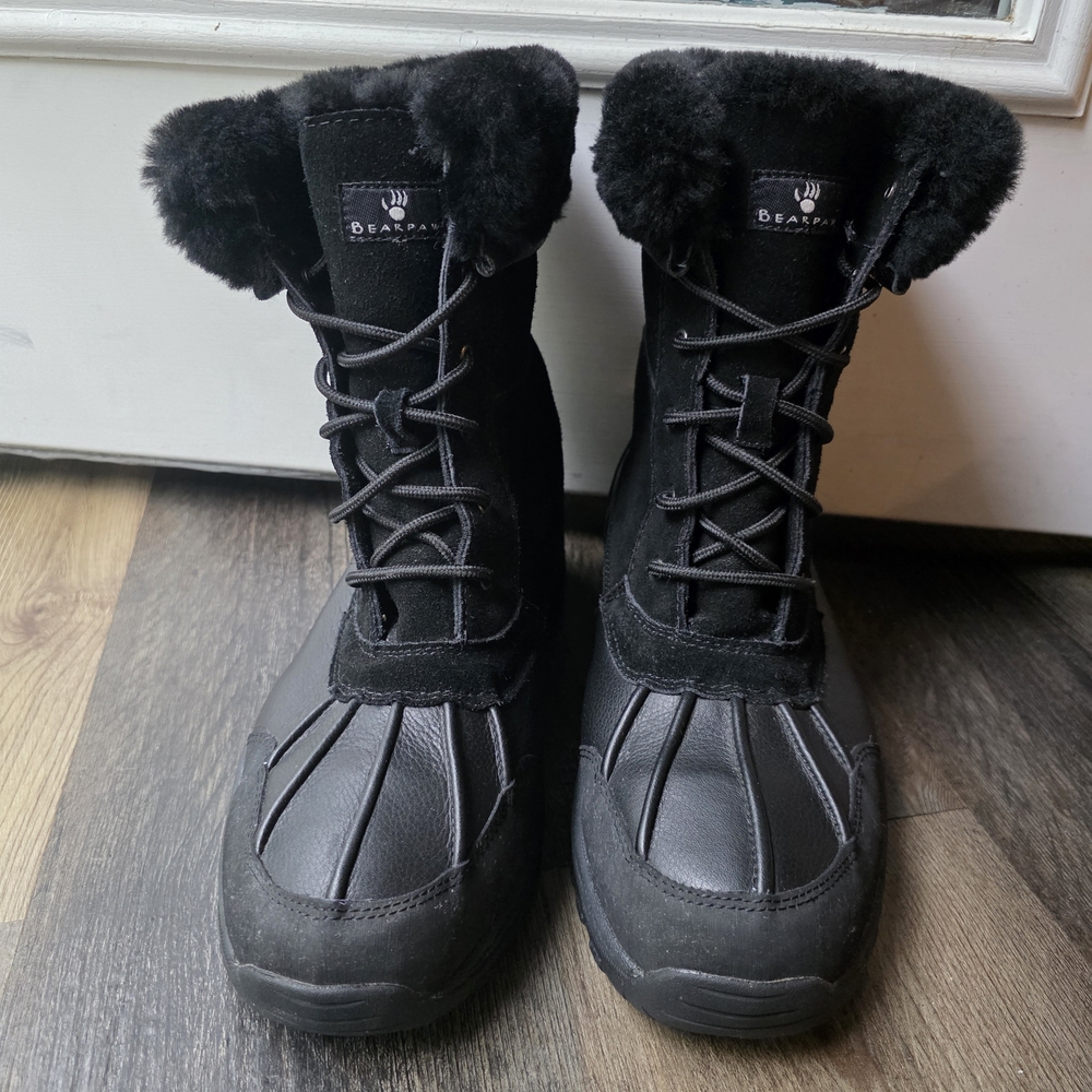 Bearpaw Women’s Black Lace-Up Winter Boots